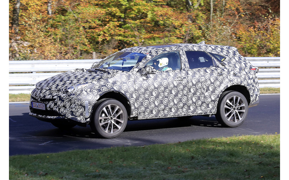 トヨタ プリウスa がクロスオーバーに変身 次期型スクープ 14枚目の写真 画像 レスポンス Response Jp