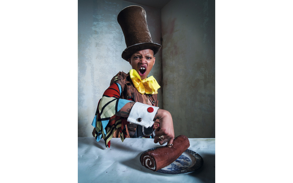 不思議の国のアリス を表現 黒人モデルのみ18名を起用 18年ピレリカレンダー 6枚目の写真 画像 レスポンス Response Jp