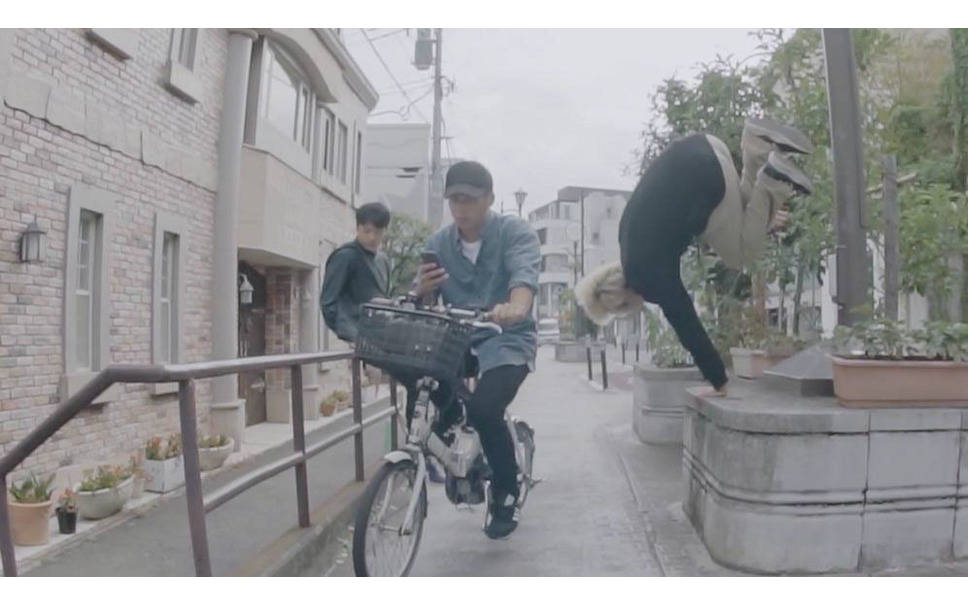 ながらスマホ 6割の人が取締り 罰則強化に肯定的 Jaf調べ 1枚目の写真 画像 レスポンス Response Jp