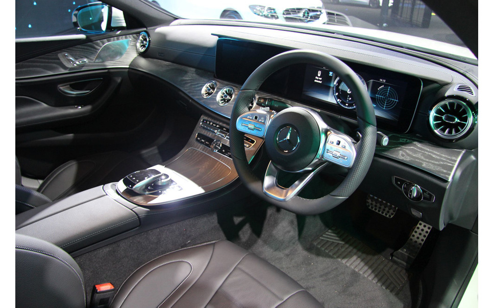 メルセデスベンツは新型 Cls 右ハンドル車を世界初公開 バンコクモーターショー18 2枚目の写真 画像 レスポンス Response Jp メルセデスベンツは新型 Cls 右ハンドル車を世界初公開 バンコクモーターショー18 2枚目の写真 画像 レスポンス Response Jp
