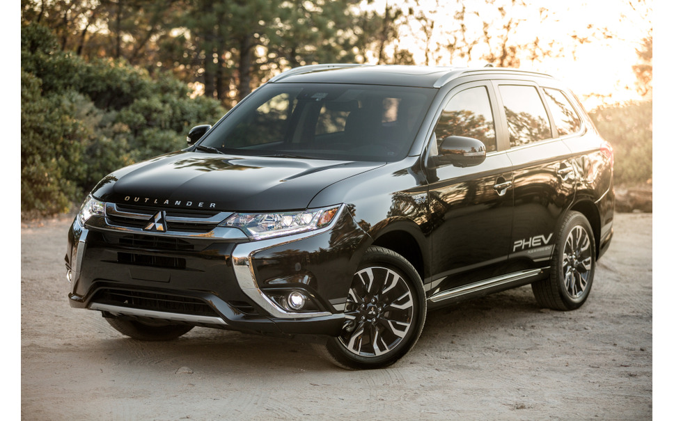 三菱 アウトランダー Phev 冬のベストグリーン車賞に 全天候性能を評価 2枚目の写真 画像 レスポンス Response Jp