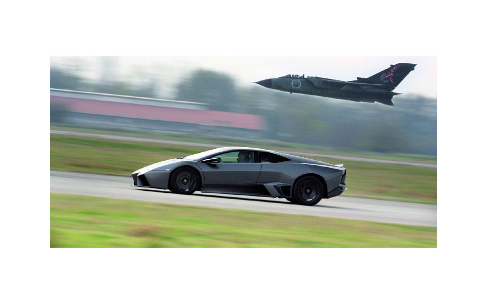 ランボルギーニ レヴェントン と戦闘機 どちらが速い 2枚目の写真 画像 レスポンス Response Jp