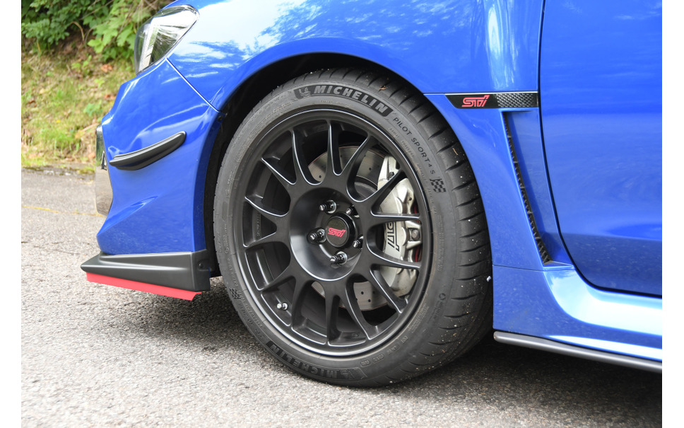 スバル Wrx Sti Type Ra R を直球アプローチでチューンした Stiパフォーマンスパーツ装着車に試乗 3枚目の写真 画像 レスポンス Response Jp