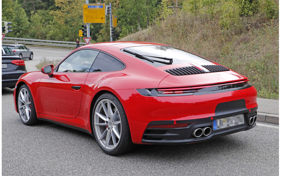 赤いボディの S も捕捉 ポルシェ 911 新型 発表直前フルヌード 3枚目の写真 画像 レスポンス Response Jp 赤いボディの S も捕捉 ポルシェ 911 新型 発表直前フルヌード 3枚目の写真 画像 レスポンス Response Jp