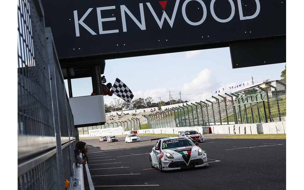 Wtcr 鈴鹿 決勝3レースはアルファ Vw ヒュンダイが勝利を分け合う 56歳タルクィーニが王座に向け前進 3枚目の写真 画像 レスポンス Response Jp