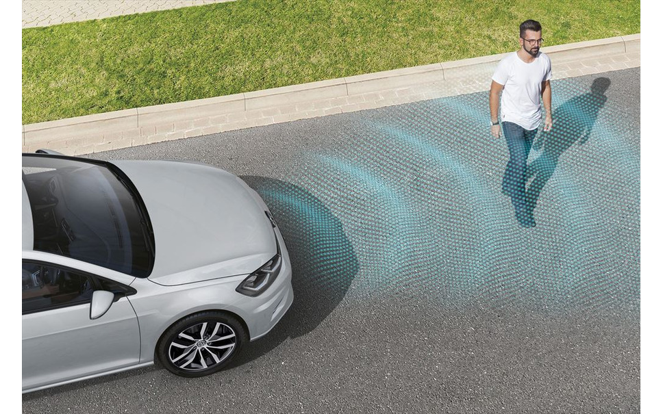 VW ゴルフ TSI テックエディション VW ゴルフ ヴァリアント TSI テックエディション プリクラッシュブレーキシステム“Front Assist
