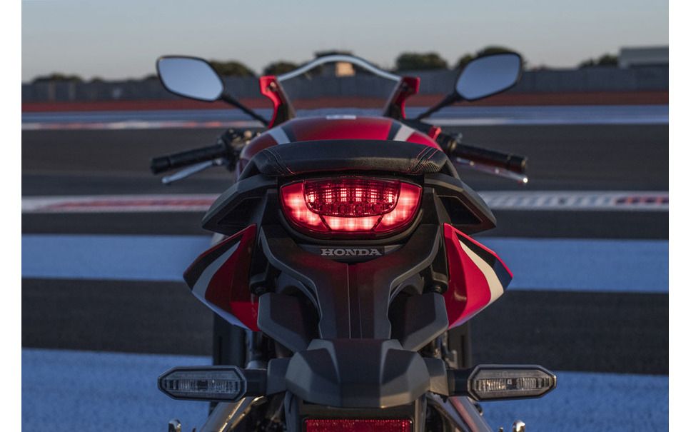 ホンダ 新型ミドルスポーツ Cbr650r 発売へ 103万6800円より 詳細画像 25枚目の写真 画像 レスポンス Response Jp