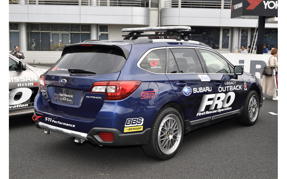 スバル アウトバック Super Gtで支援車両として活躍 Froは走りが大事 レスポンス Response Jp
