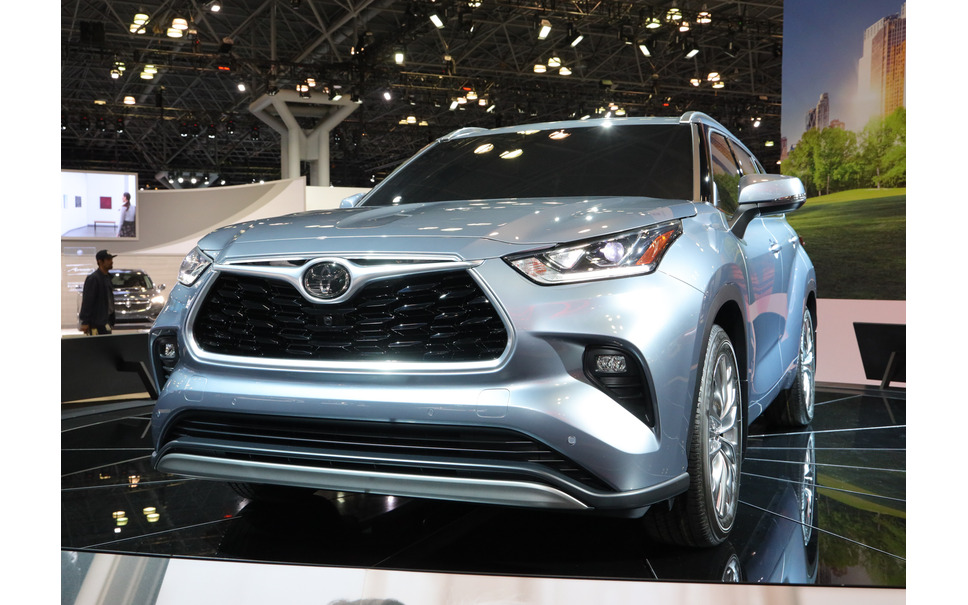 かつてのクルーガー 3列シートsuv トヨタ ハイランダー が新型へ ニューヨークモーターショー19 詳細画像 2枚目の写真 画像 レスポンス Response Jp かつてのクルーガー 3列シートsuv トヨタ ハイランダー が新型へ ニューヨークモーターショー19 詳細画像 2枚目の写真 画像 レスポンス Response Jp