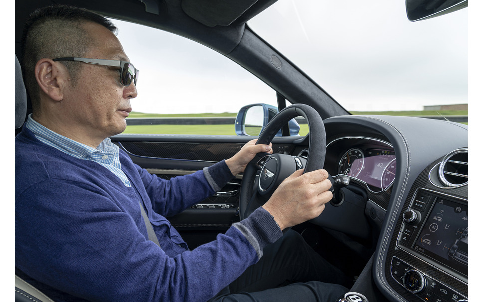 ベントレー ベンテイガスピード 海外試乗 世界最速のsuvはとびきりゴージャスで快適だった 大谷達也 5枚目の写真 画像 レスポンス Response Jp ベントレー ベンテイガスピード 海外試乗 世界最速のsuvはとびきりゴージャスで快適だった 大谷達也 5枚目の写真 画像 レスポンス Response Jp