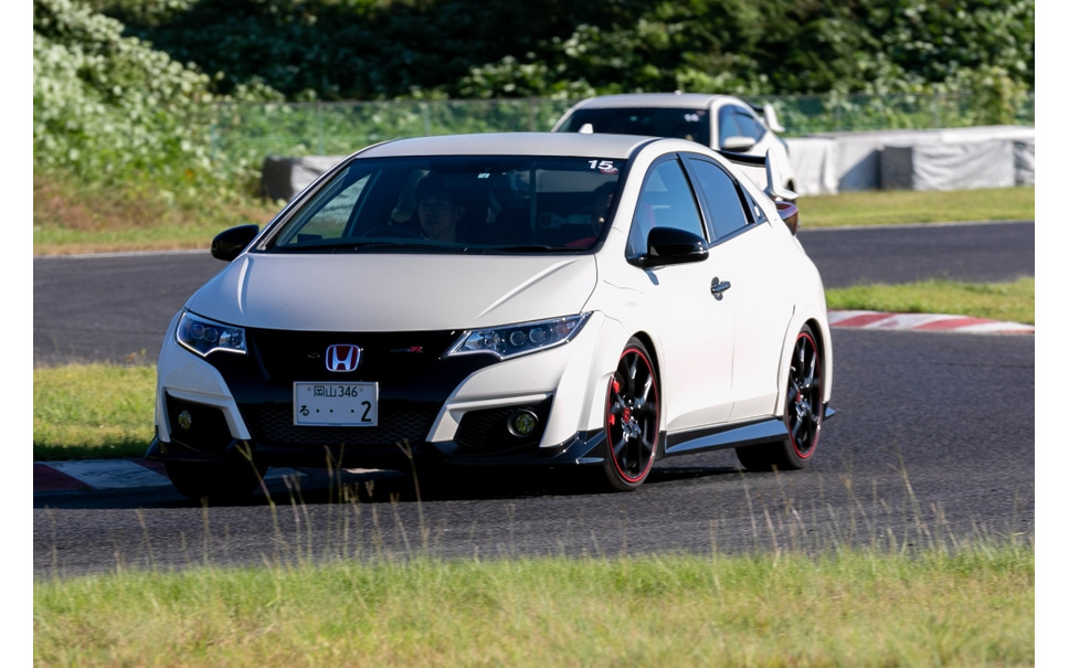 ホンダ タイプr だけのドライビングミーティング 通常より 尖った 内容とは 鈴鹿サーキットで開催 42枚目の写真 画像 レスポンス Response Jp ホンダ タイプr だけのドライビングミーティング 通常より 尖った 内容とは 鈴鹿サーキットで開催 42枚目の写真 画像 レスポンス Response Jp