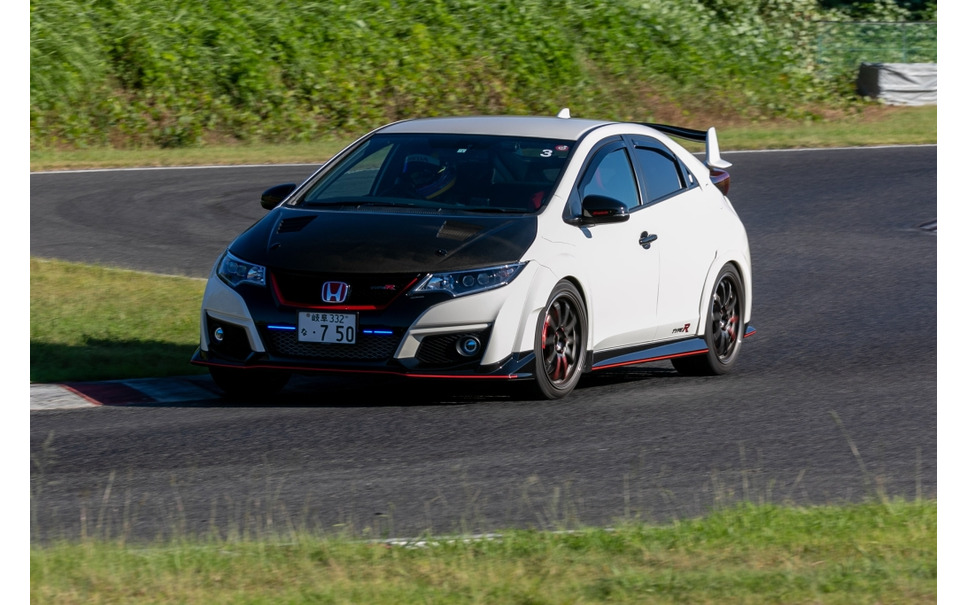 ホンダ タイプr だけのドライビングミーティング 通常より 尖った 内容とは 鈴鹿サーキットで開催 43枚目の写真 画像 レスポンス Response Jp ホンダ タイプr だけのドライビングミーティング 通常より 尖った 内容とは 鈴鹿サーキットで開催 43枚目の写真 画像 レスポンス Response Jp