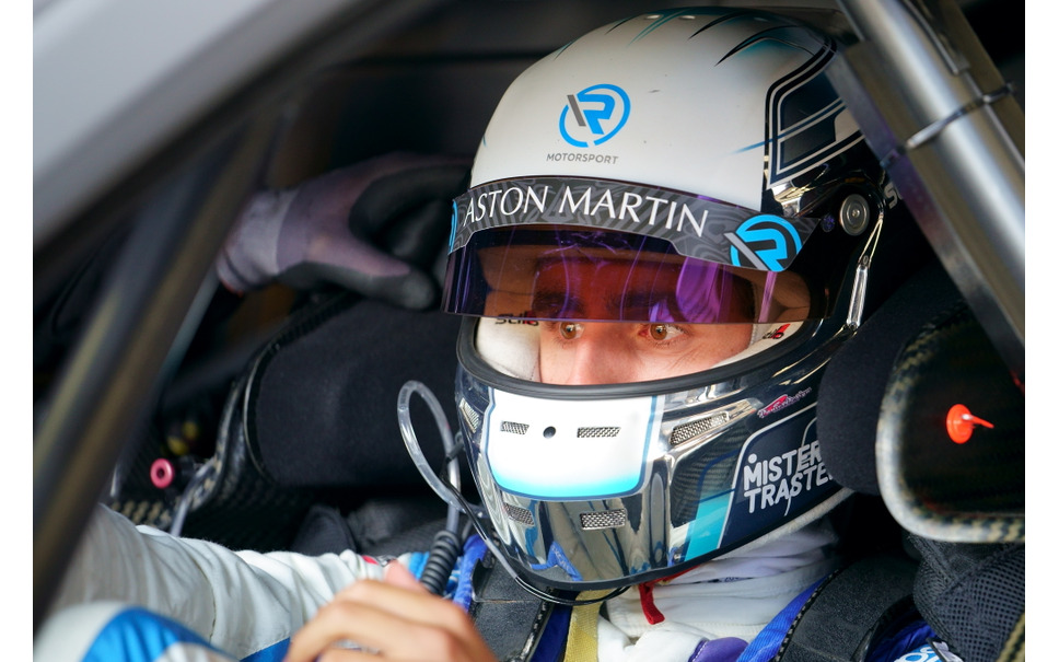 Super Gt Dtm 交流戦 外科医の情熱が走らせるアストンマーティン ホッケンハイムではチーム代表の情熱に注目 インタビュー 6枚目の写真 画像 レスポンス Response Jp Super Gt Dtm 交流戦 外科医の情熱が走らせるアストンマーティン ホッケンハイムではチーム代表の情熱に注目 インタビュー 6枚目の写真 画像 レスポンス Response Jp