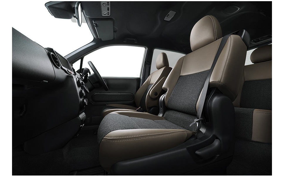 トヨタ コンパクトカー4車種にアウトドアカジュアルテイストの特別仕様車設定 41枚目の写真 画像 レスポンス Response Jp トヨタ コンパクトカー4車種にアウトドアカジュアルテイストの特別仕様車設定 41枚目の写真 画像 レスポンス Response Jp