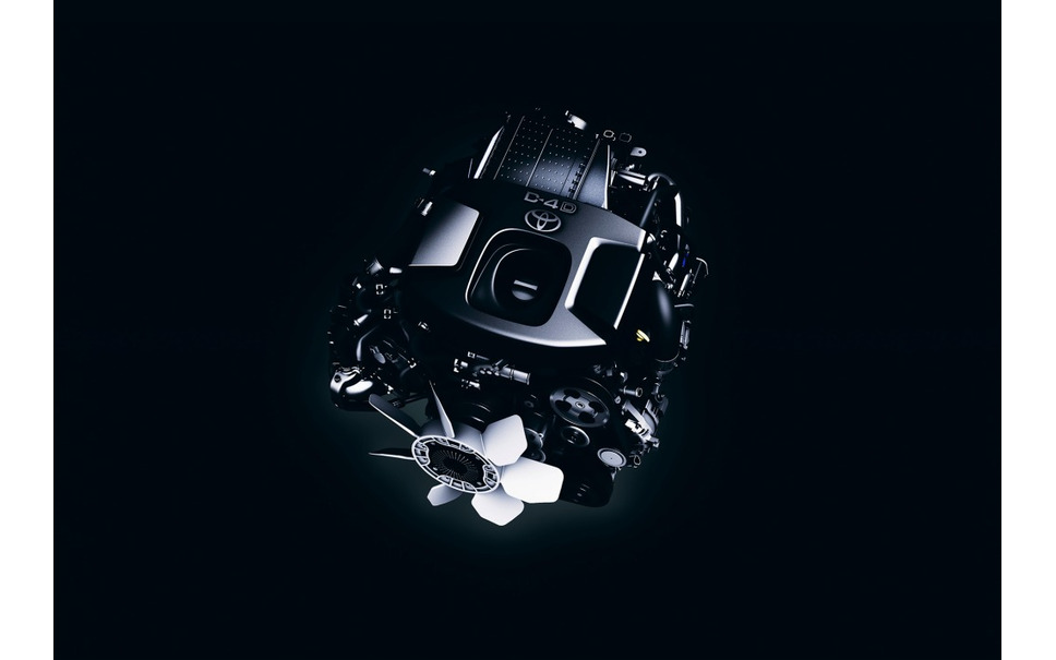 トヨタ グランエース 2.8リットル直列4気筒ディーゼルターボエンジン