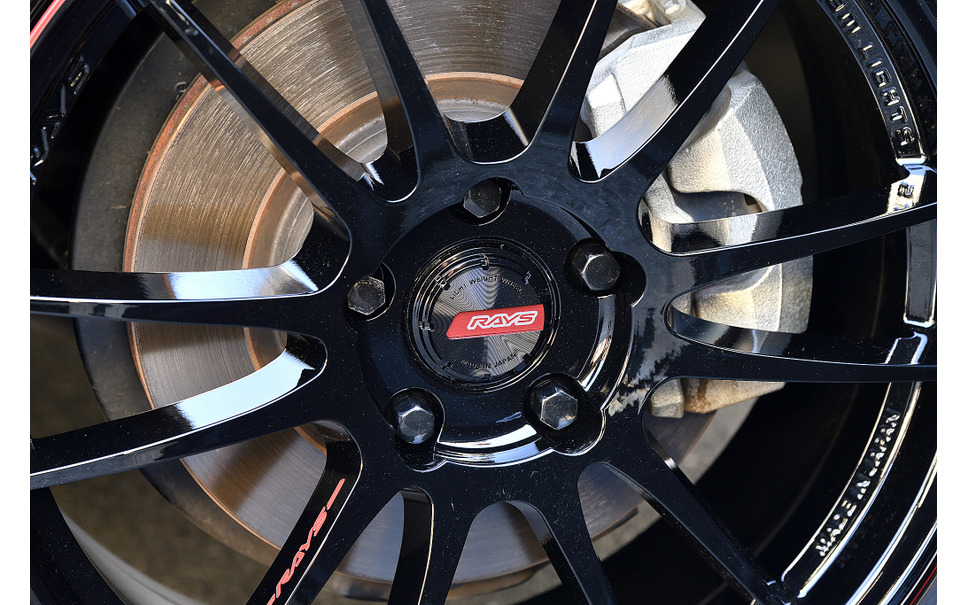 RAYS Gram Lights 57Xtreme REVLIMIT EDITION 装着サイズ:18x7 1/2J +49 5H-114.3 カラー:ブラック&マシニング/E-pro Coat 装着タイヤサイズ:255/55R18