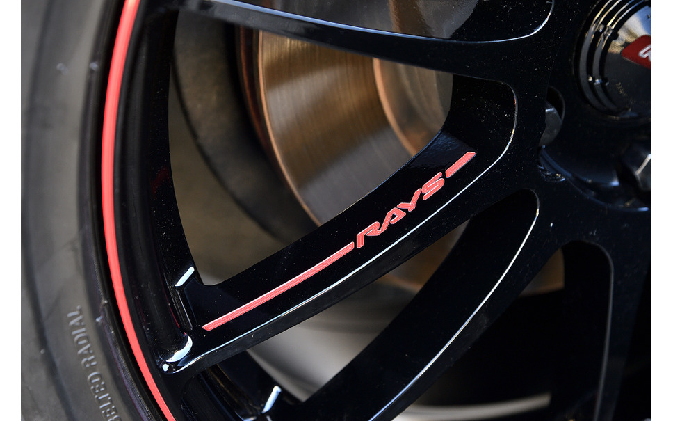 RAYS Gram Lights 57Xtreme REVLIMIT EDITION 装着サイズ:18x7 1/2J +49 5H-114.3 カラー:ブラック&マシニング/E-pro Coat 装着タイヤサイズ:255/55R18