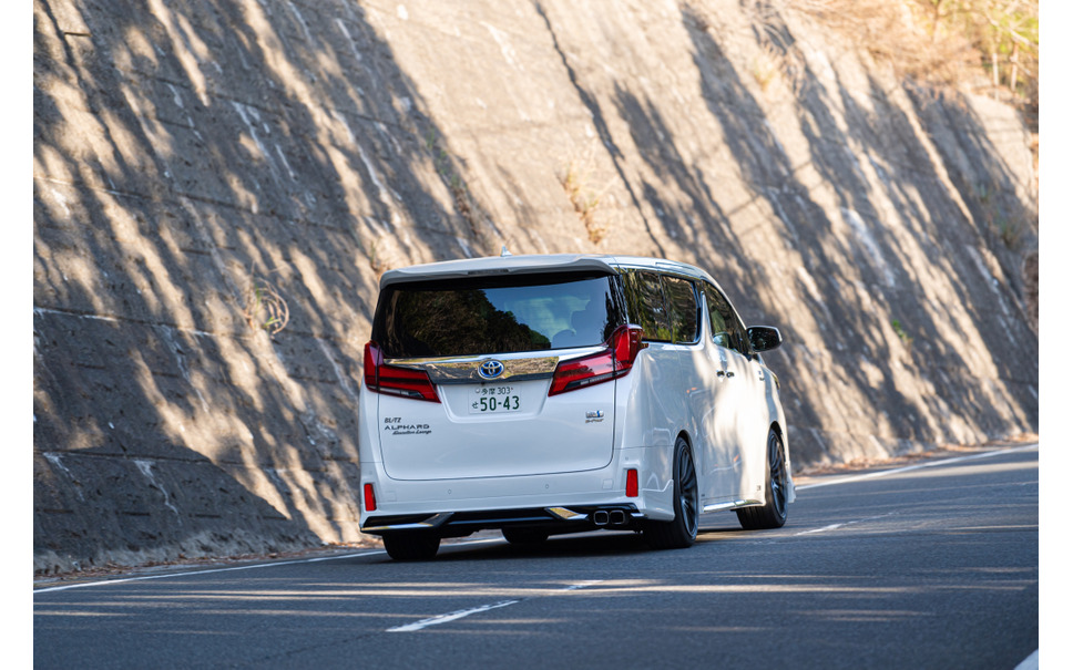 走って納得 見て納得 そして家族も喜ぶ新しい車高調システム Blitz Damper Zz R Specdsc Plus 3枚目の写真 画像 レスポンス Response Jp 走って納得 見て納得 そして家族も喜ぶ新しい車高調システム Blitz Damper Zz R Specdsc Plus 3枚目の写真 画像 レスポンス Response Jp