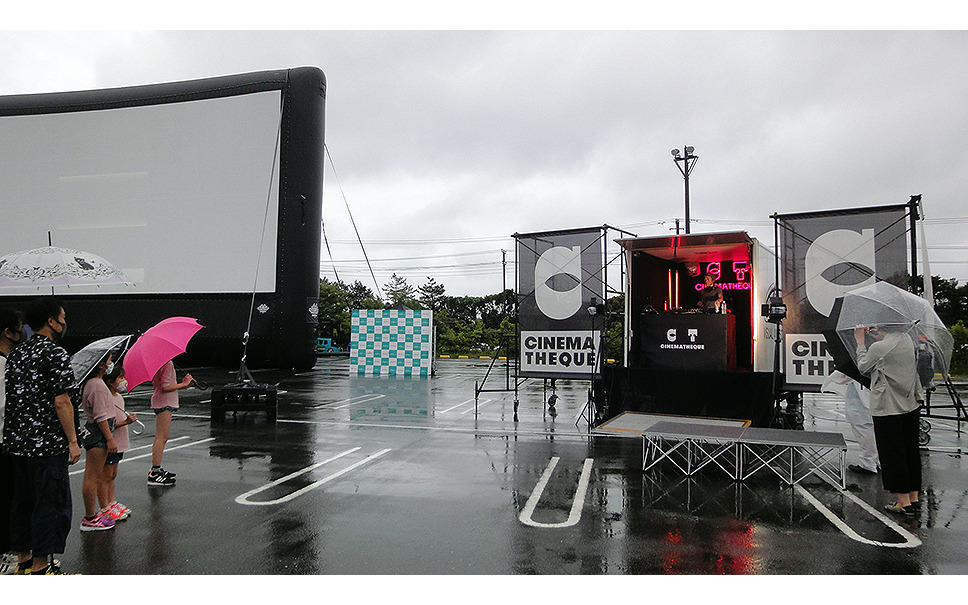 クルマで体感するニューノーマル ドライブインシアターの笑い声 コロナショックワードはどこいった 3枚目の写真 画像 レスポンス Response Jp クルマで体感するニューノーマル ドライブインシアターの笑い声 コロナショックワードはどこいった 3枚目の写真 画像 レスポンス Response Jp