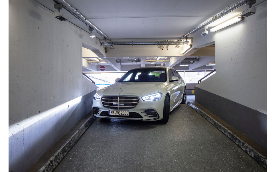 メルセデスベンツ Sクラス 新型 自動駐車の実証実験へ レベル4は世界初 10枚目の写真 画像 レスポンス Response Jp メルセデスベンツ Sクラス 新型 自動駐車の実証実験へ レベル4は世界初 10枚目の写真 画像 レスポンス Response Jp
