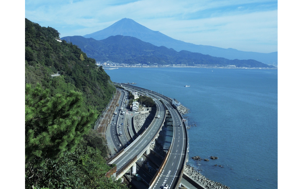 海沿いの高速道路に波 リモート監視 東名高速と西湘バイパス 2枚目の写真 画像 レスポンス Response Jp 海沿いの高速道路に波 リモート監視 東名高速と西湘バイパス 2枚目の写真 画像 レスポンス Response Jp