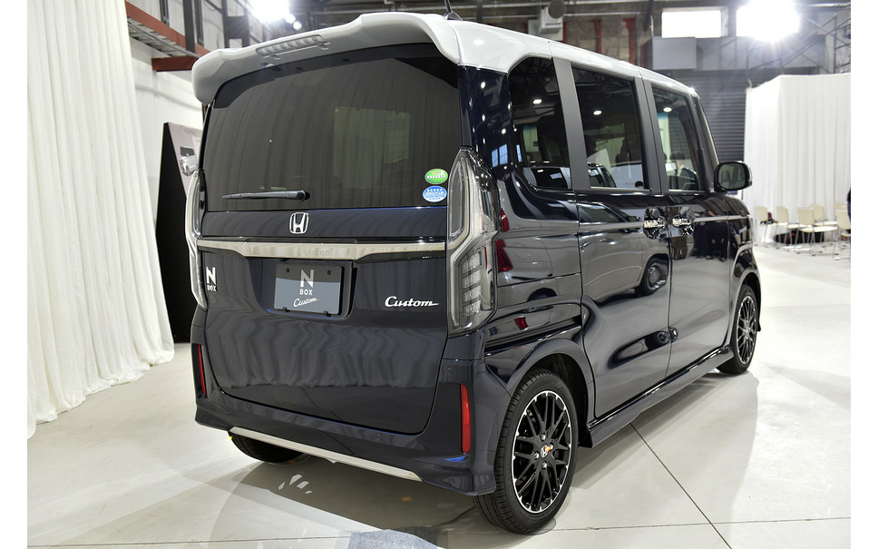 ホンダ N Box 改良新型 カスタム のナンバープレート取り付け位置が変わったのはなぜか 4枚目の写真 画像 レスポンス Response Jp ホンダ N Box 改良新型 カスタム のナンバープレート取り付け位置が変わったのはなぜか 4枚目の写真 画像 レスポンス Response Jp