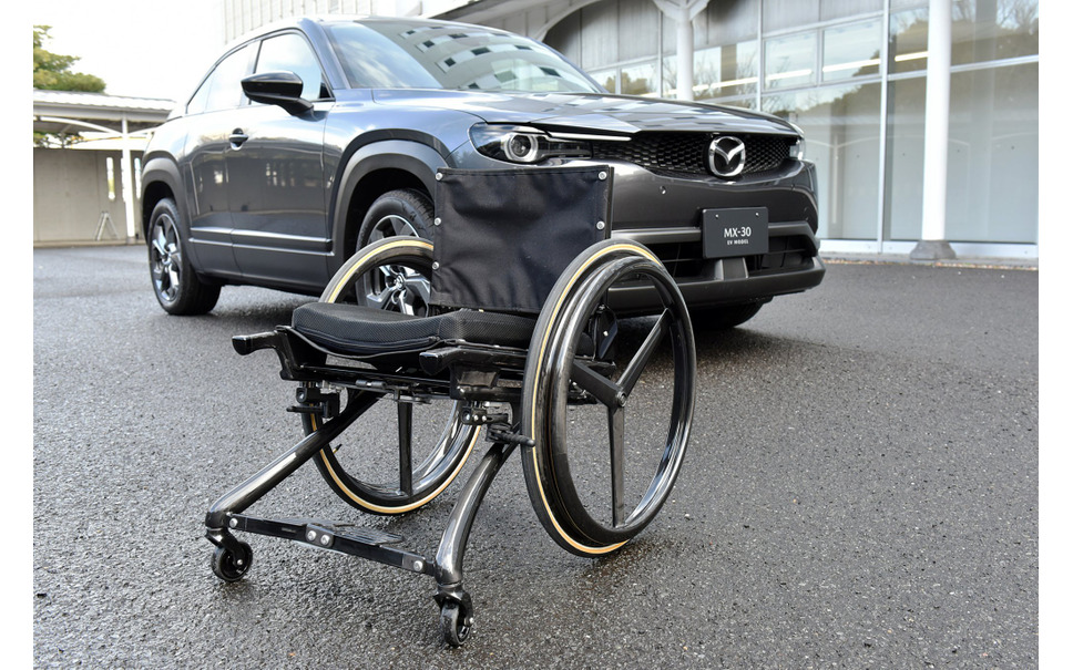 マツダ Mx 30 Ev 車いすの積み込みや運転のしやすさを考えた自操車 Self Empowerment Driving Vehicle 枚目の写真 画像 レスポンス Response Jp マツダ Mx 30 Ev 車いすの積み込みや運転のしやすさを考えた自操車 Self Empowerment Driving Vehicle 枚目の写真 画像 レスポンス Response Jp