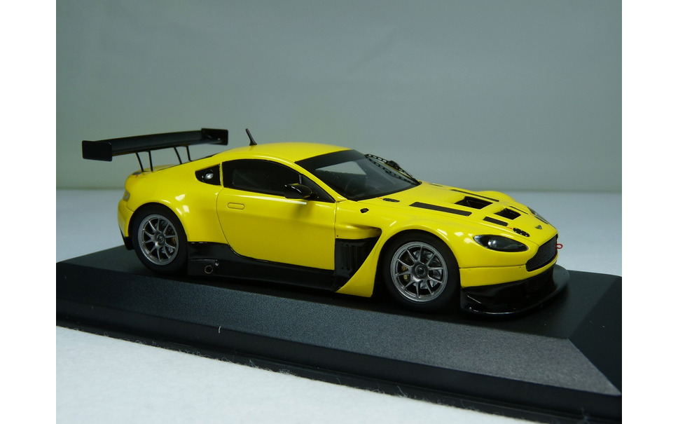 アストン・マーティン V12ヴァンテージ GT3  2012年