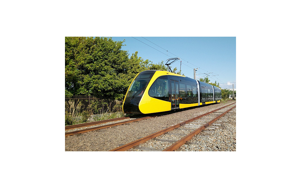 宇都宮ライトレールのlrt第一陣が姿を現す 新潟トランシス製のhu300形 2枚目の写真 画像 レスポンス Response Jp