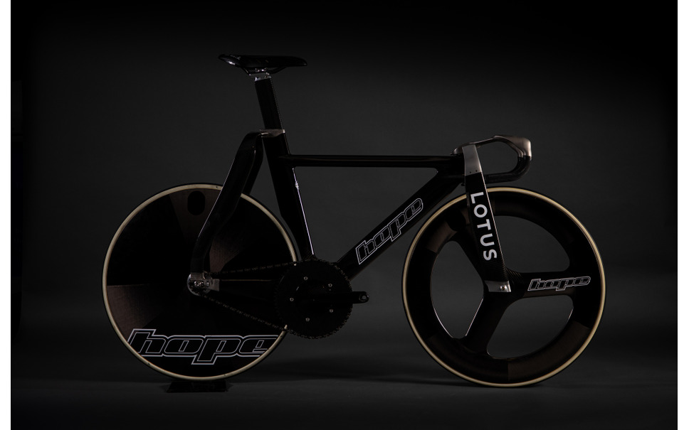 ロータスから25年ぶりトラックレース用自転車、英国代表チーム向けに