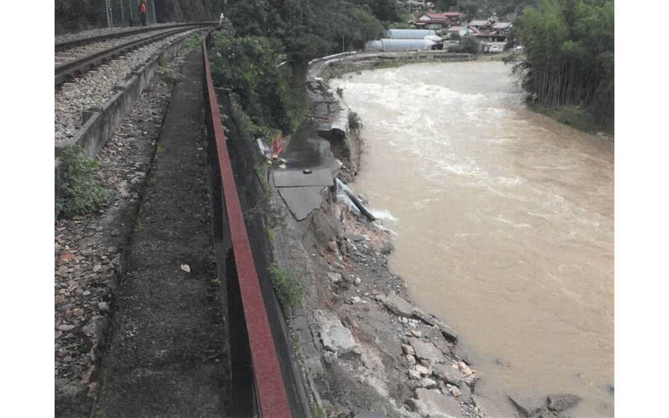 大雨によるjr西日本の終日運休が拡大 岩手県の大船渡線は再開 7月8日の鉄道運休情報 1枚目の写真 画像 レスポンス Response Jp