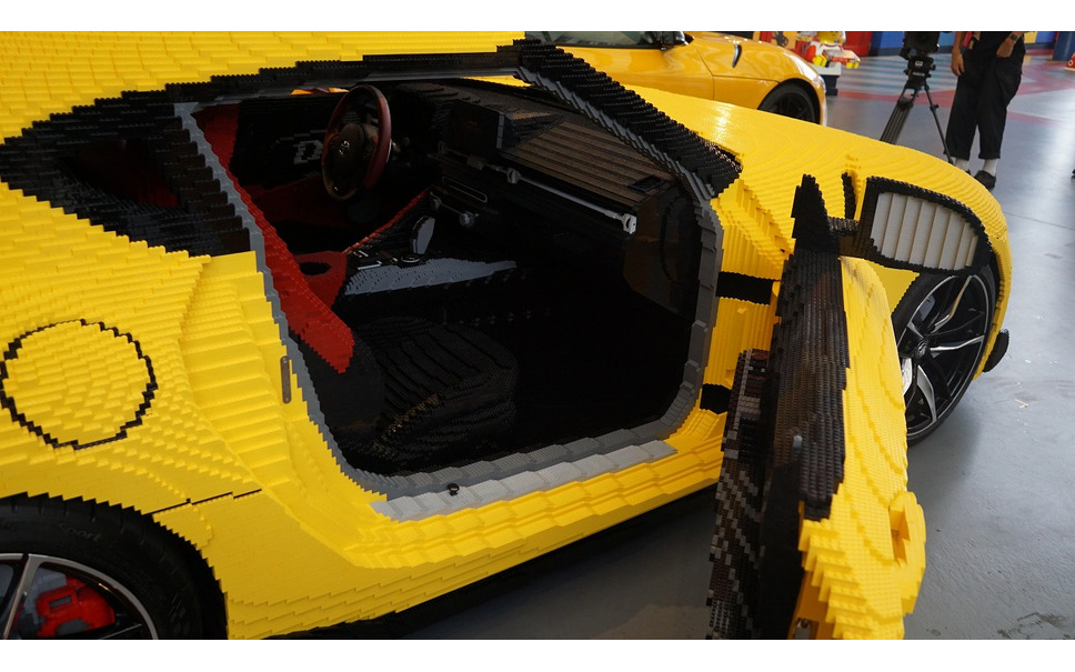 夏休み レゴ トヨタ Grスープラ 実物大レプリカ 初公開 レゴランドで展示 12枚目の写真 画像 レスポンス Response Jp