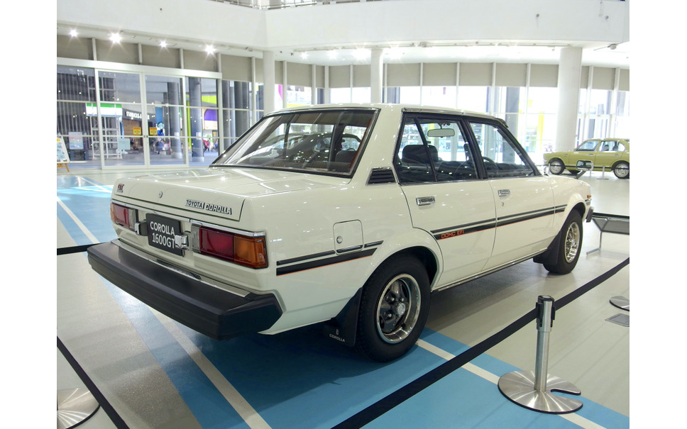 トヨタ カローラ 世界累計販売5000万台 初代から55年で達成 歴代写真41点 15枚目の写真 画像 レスポンス Response Jp