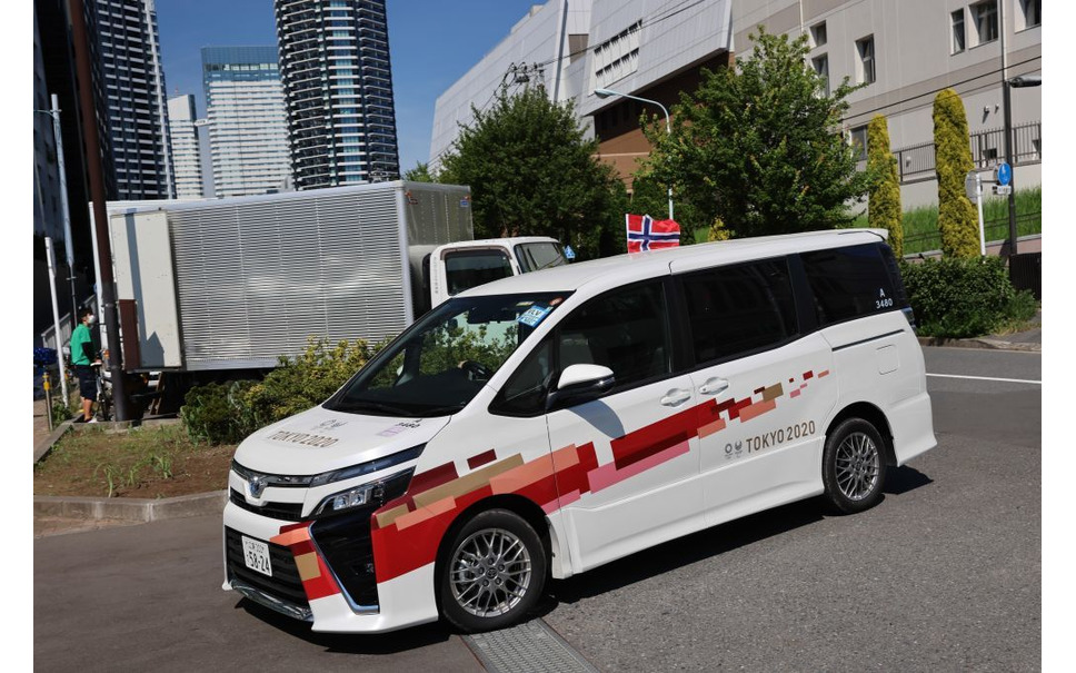 東京大会公式車両のトヨタ車 中古車市場で流通 塗装そのまま 4枚目の写真 画像 レスポンス Response Jp