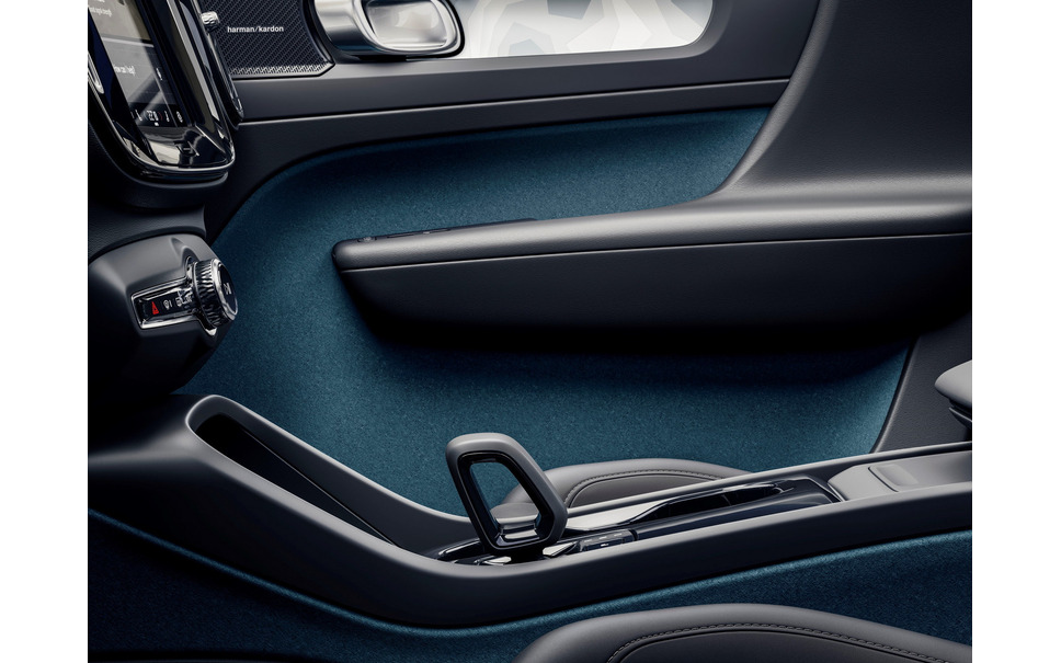 ボルボ車の内装素材がバッグに 新世代ev向けリサイクル素材を活用 8枚目の写真 画像 レスポンス Response Jp ボルボ車の内装素材がバッグに 新世代ev向けリサイクル素材を活用 8枚目の写真 画像 レスポンス Response Jp