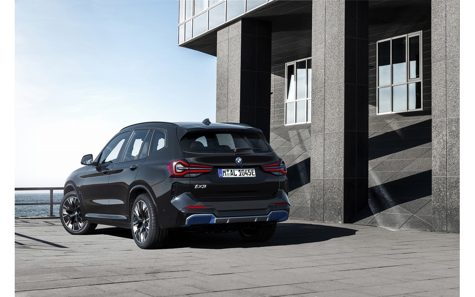 BMW iX3