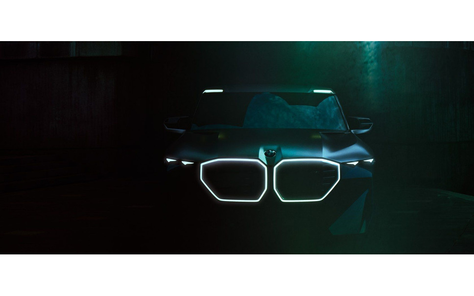 BMW コンセプト XM のティザー写真