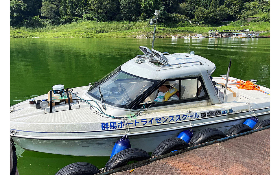 埼玉工業大学の自動運転AIシステムを搭載した小型ボート