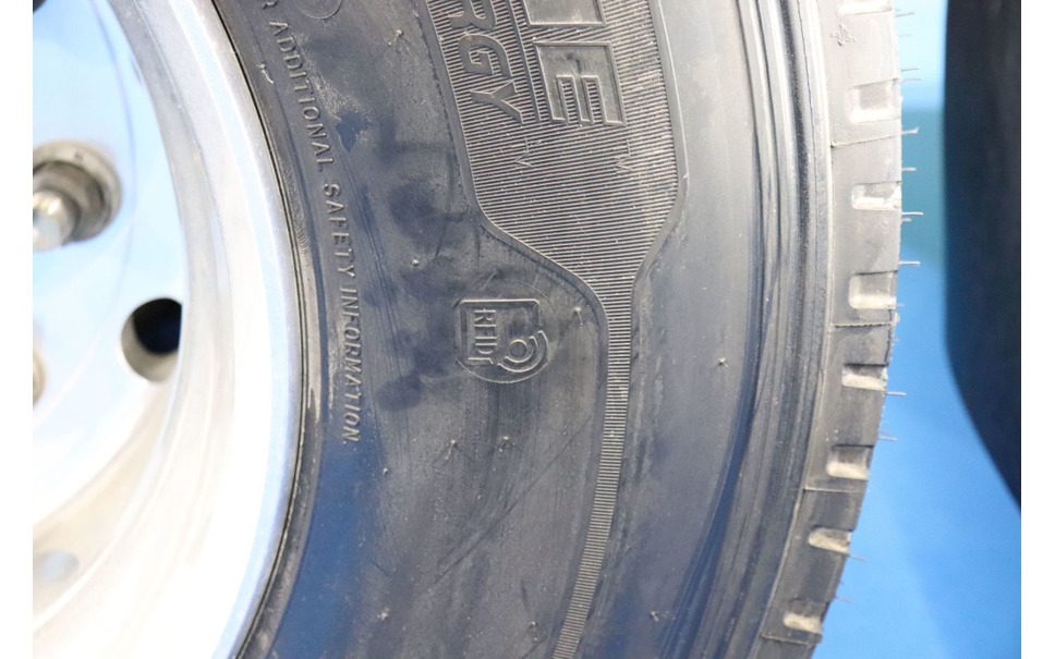 RFID内蔵タイヤのマーク
