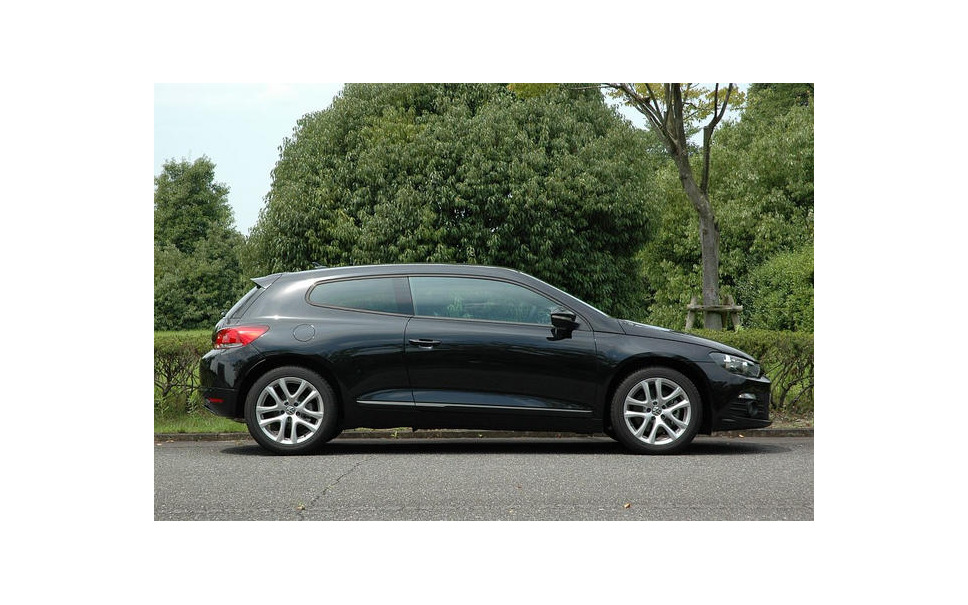 Vw シロッコ 試乗 かっこいいスタイリングだけ 仕様が欲しい 水野誠志朗 4枚目の写真 画像 レスポンス Response Jp Vw シロッコ 試乗 かっこいいスタイリングだけ 仕様が欲しい 水野誠志朗 4枚目の写真 画像 レスポンス Response Jp