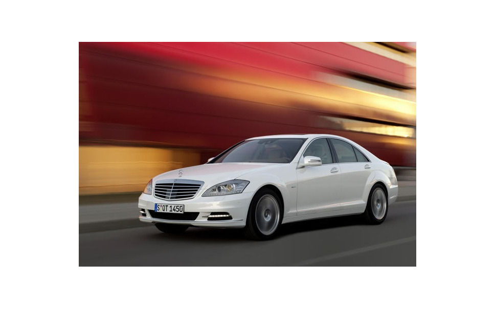 Sクラス ハイブリッド 日本発表 輸入車初のハイブリッドカーは1405万円 4枚目の写真 画像 レスポンス Response Jp Sクラス ハイブリッド 日本発表 輸入車初のハイブリッドカーは1405万円 4枚目の写真 画像 レスポンス Response Jp