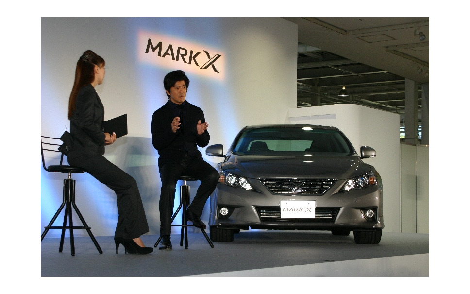 トヨタ マークx 新型発表 佐藤部長が帰ってくる X Girlオーディションも 3枚目の写真 画像 レスポンス Response Jp