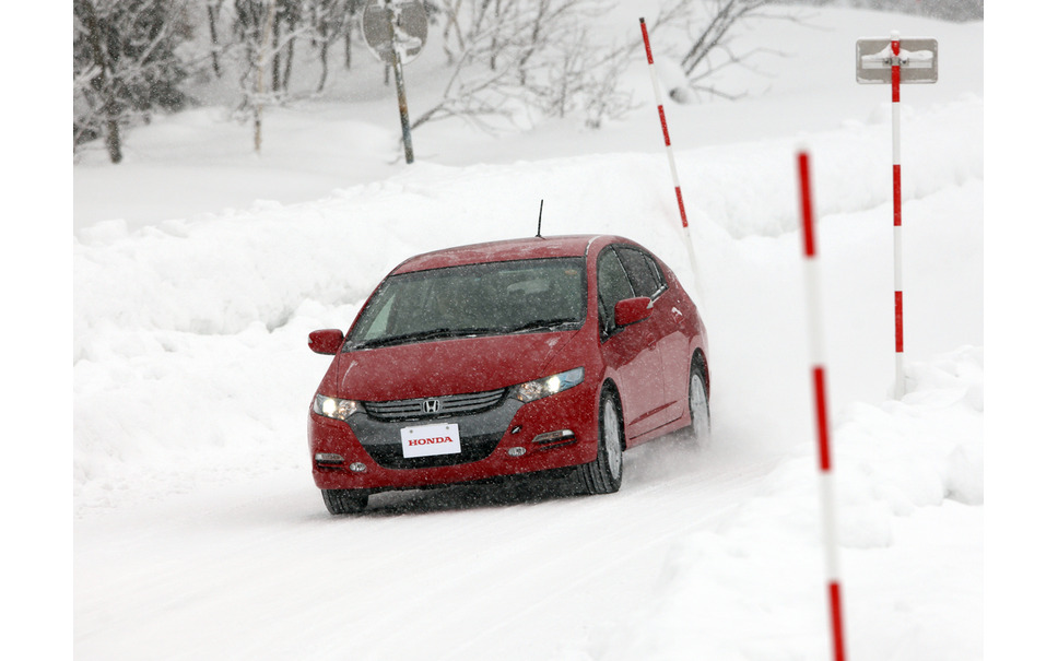 ホンダ インサイト 雪国で意外な人気の理由 2枚目の写真 画像 レスポンス Response Jp ホンダ インサイト 雪国で意外な人気の理由 2枚目の写真 画像 レスポンス Response Jp