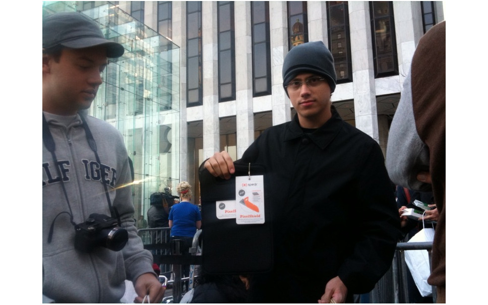 Ipad 販売直前 0人以上の行列 Nyのアップルストア 3枚目の写真 画像 レスポンス Response Jp