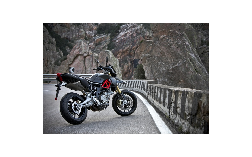 アプリリア ドルソデューロ750ファクトリー 日本登場 6枚目の写真 画像 レスポンス Response Jp