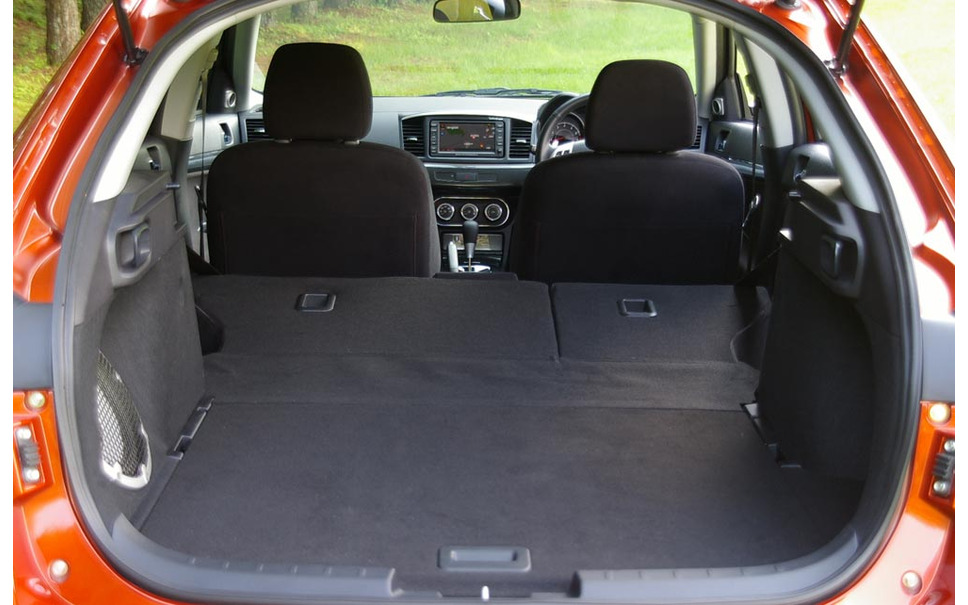 三菱 ギャランフォルティス スポーツバック 一部改良 全車ascを標準装備 12枚目の写真 画像 レスポンス Response Jp 三菱 ギャランフォルティス スポーツバック 一部改良 全車ascを標準装備 12枚目の写真 画像 レスポンス Response Jp