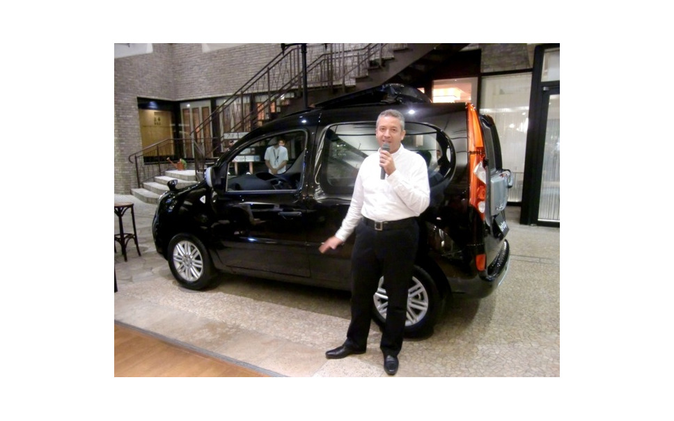 ルノー カングービボップ 日本発売 楽しくおしゃれに楽観的に 6枚目の写真 画像 レスポンス Response Jp