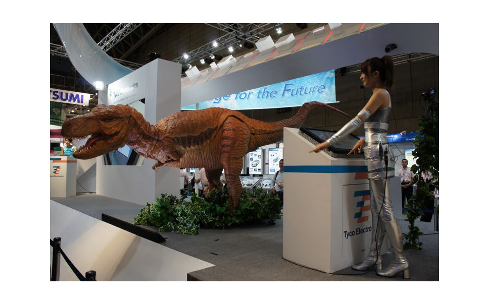 Ceatec 10 マルチタッチで動かせる恐竜ロボット 9枚目の写真 画像 レスポンス Response Jp