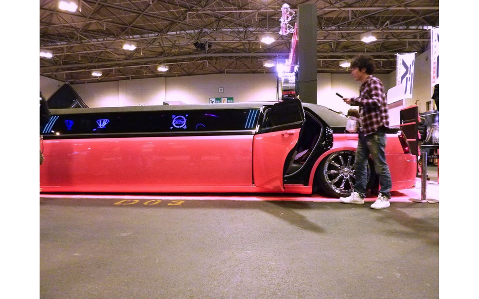 Nagoyaオートトレンド11 カワイイ ピンク軍団 8m超のリムジンも 5枚目の写真 画像 レスポンス Response Jp