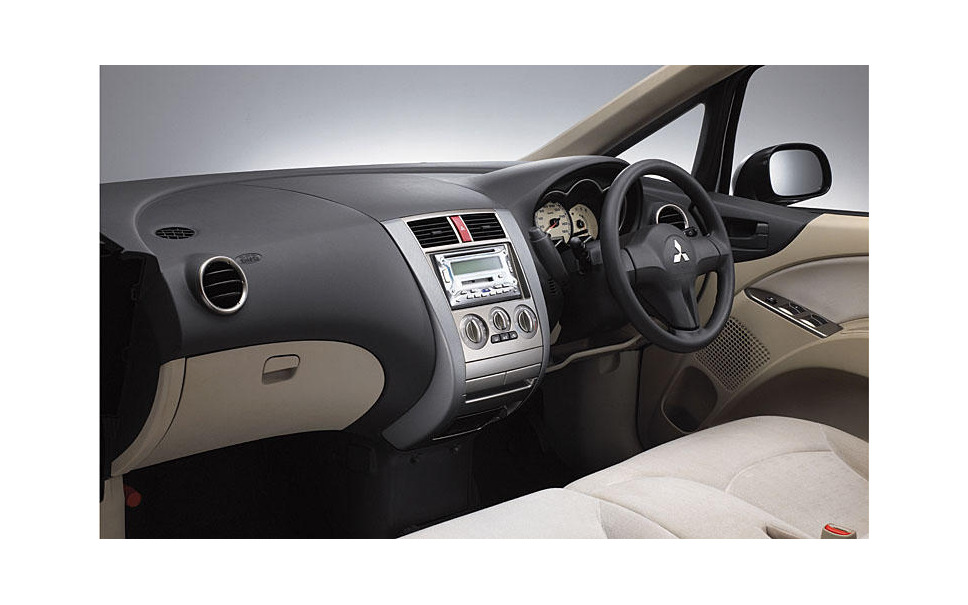 写真蔵 三菱 コルト1周年記念車 着せ替えちゃお 8枚目の写真 画像 レスポンス Response Jp